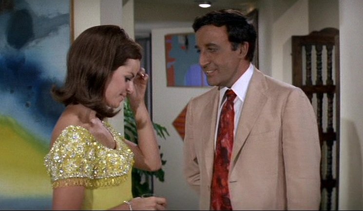 вечеринка 1968. вечеринка 1968. питер селлерс режиссер. фильм дозор любви приходит ровно в полночь. фэй маккензи.