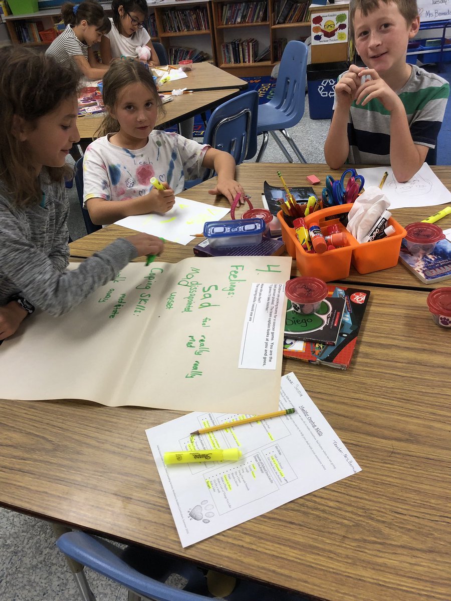 LRSCounselor's tweet photo. Working together to develop coping strategies in Mrs. Betmudez’s class. #teachlres #everyliononeroar #collaborativethinkers @LaurelRidgeES @Luv2teach15 https://t.co/Rw2f4XPxQL