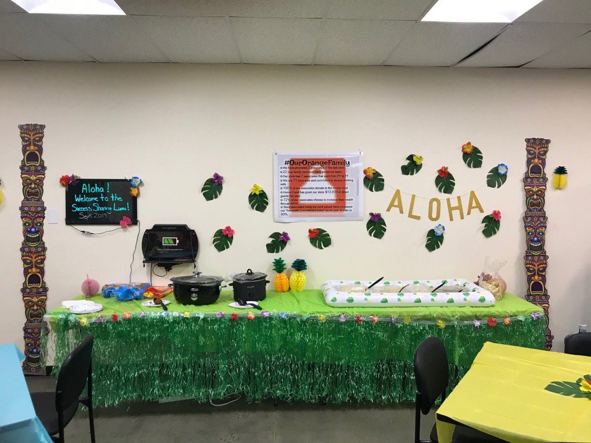 HomeDepot4618's tweet photo. Our freight team watching Late night same page while eating our Luau for Success Sharing. #MASuccessSharing @garybuchananhd @OrrinBurkett @thd0063 https://t.co/4JmzROuOaY
