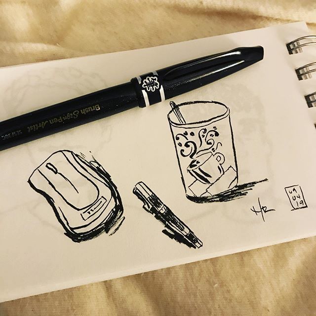 EmeralDQueen's tweet photo. Just doing some small sketches here an there! #sketching #sketch #sketches #urbansketch #ink #brushsignpen #blackink #brushpen #brushpenart #fun #art #emeraldqueentv https://t.co/krulELTxaE https://t.co/HRZEmQV2JM