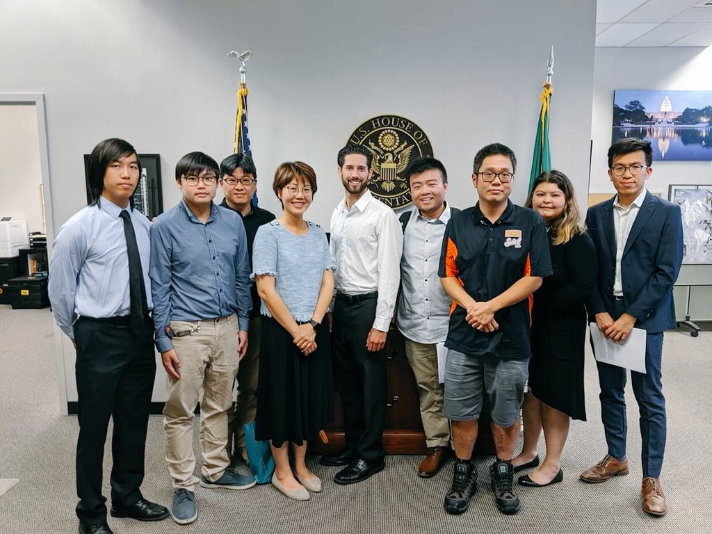 seariousforhkg's tweet photo. Met with foreign affairs staffer of @RepAdamSmith last month in our push for passing #HongKongHumanRightsAndDemocracyAct π
#SEAStandWithHK https://t.co/2XKXcGWWxE