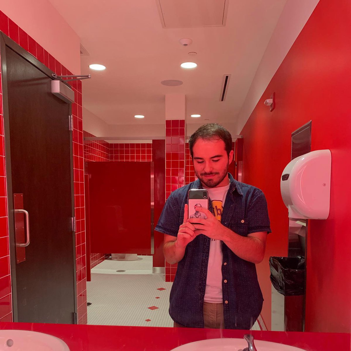 kylenicklachlan's tweet photo. Happy #ArtHouseTheaterDay from me and @sidewalkfilm’s Shining bathrooms https://t.co/VOoGfoAnYd