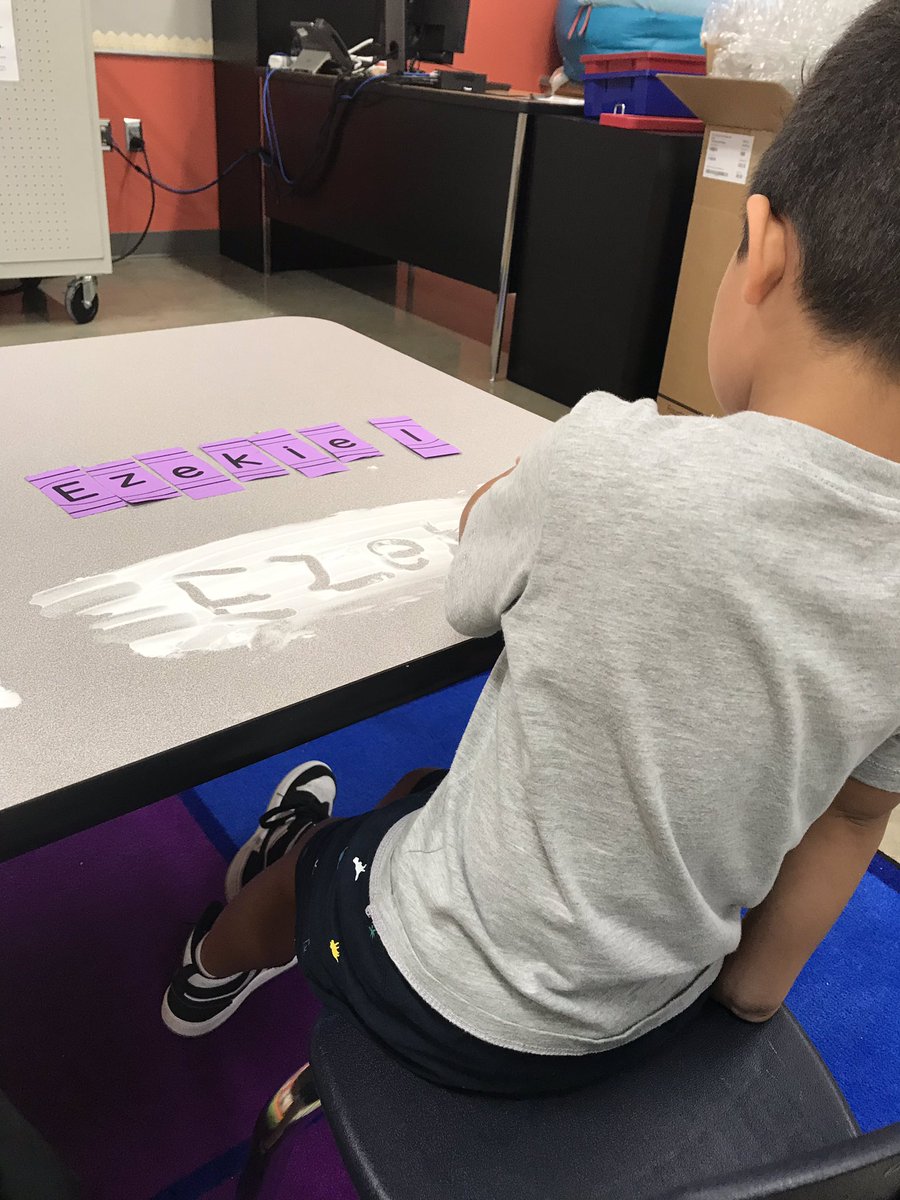 BrownRgeRTI's tweet photo. Lots of fun learning today with my kindergarten friends!!! @RoseGardenElem @CwardRoseGarden https://t.co/EyIFI41kvb