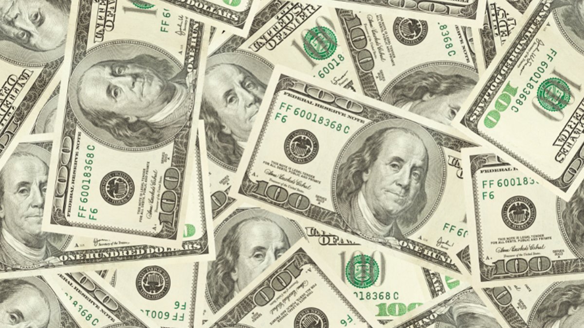 Late breaking news!! Starting tomorrow, customers who activate 3 new lines on ANY <a href="/TMobile/">T-Mobile</a> plan can get a $100 bill credit! Talk to your local store for details - this is one sweet deal! And keep your eye on my handle tomorrow morning…I've got something up my sleeve 🎁🎁🎁