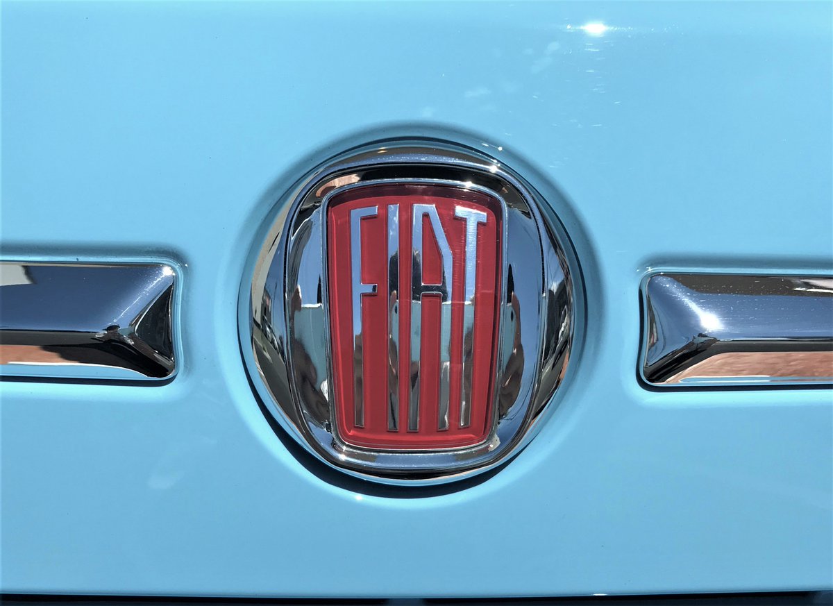 Car Cafe Piccolo By Autospec ご成約頂きました Fiat500 Vintage 限定1台 Nuova500のオマージュとして作られたコチラのお車 随所にヴィンテージタイプのfiatエンブレムが配されています 専用ホイール ステアリング ホワイトルーフなど