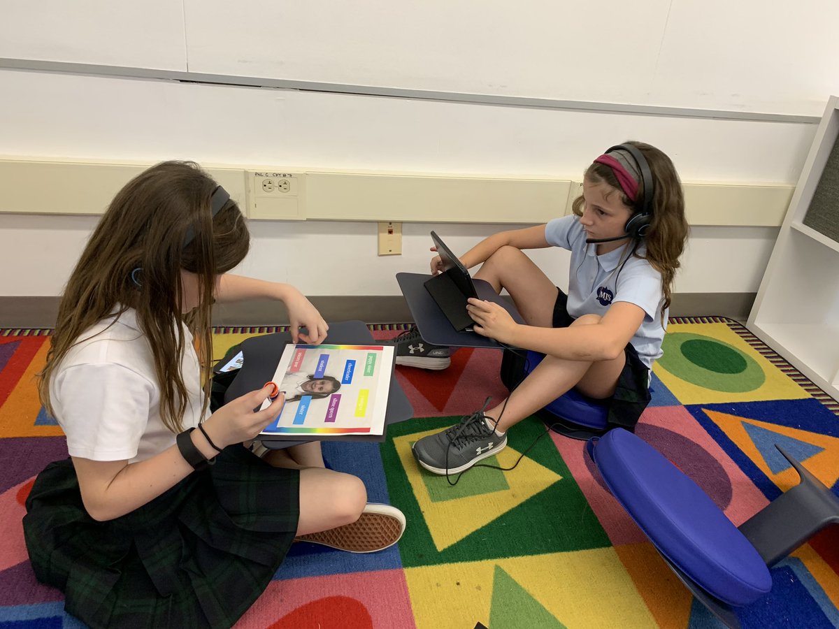 mrssears3's tweet photo. The kids love our new lap desks!  #flexibleseating #comfycreation #mjsfourthgrade #WeAreMJS https://t.co/AtKwIAul5T