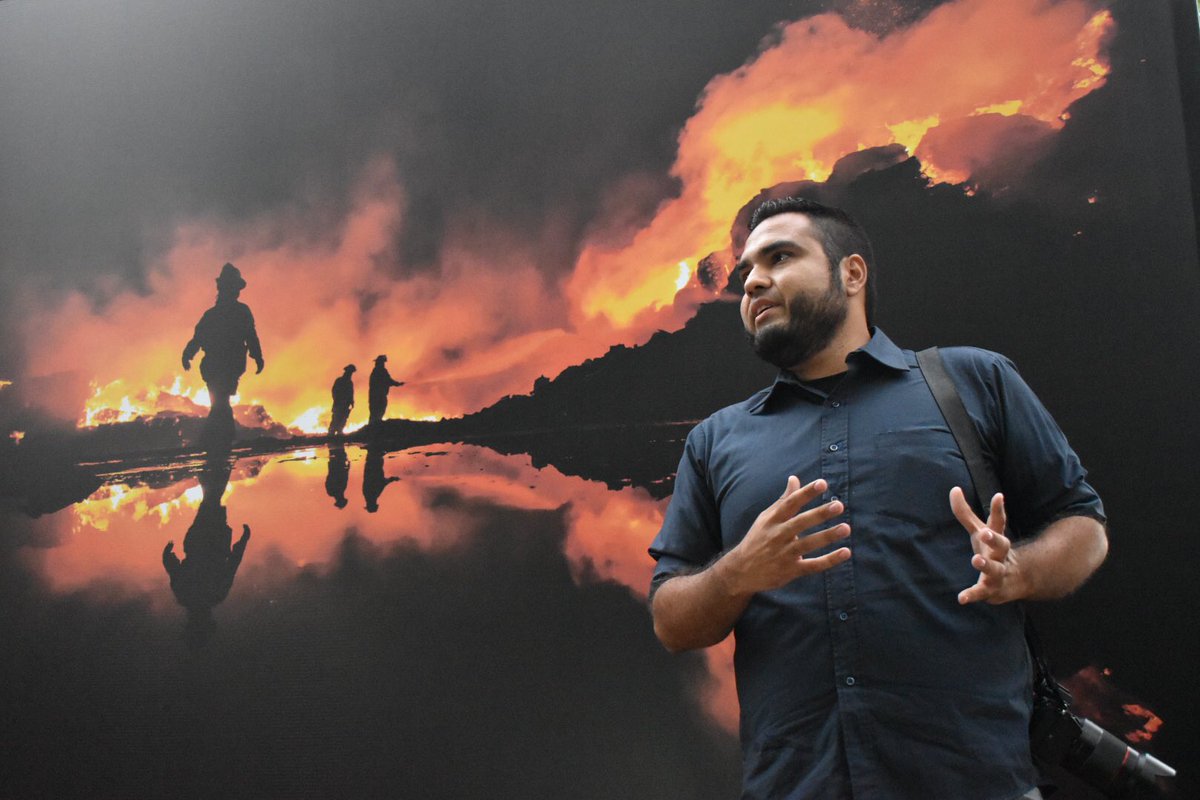 En el recorrido inaugural por la exposición #Elementum 4.0 los fotógrafos explicaron cada una de las obras expuestas en la Calzada de las Artes, que permanecerán hasta el 20 de enero en el <a href="/ForumCultural/">Forum Cultural Guanajuato</a> #FFIEL2019 #ArteExtramuros