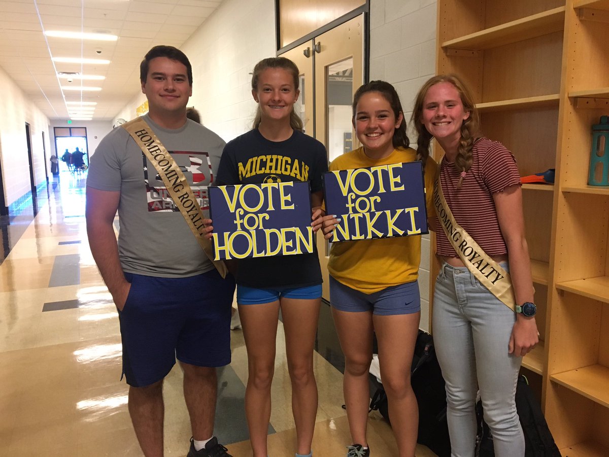 nikkidillmann's tweet photo. DAY 3!! Not pictured is Spencer running away from us @saline_stuco @HoldenCollins9 https://t.co/o9wbW3ze4P