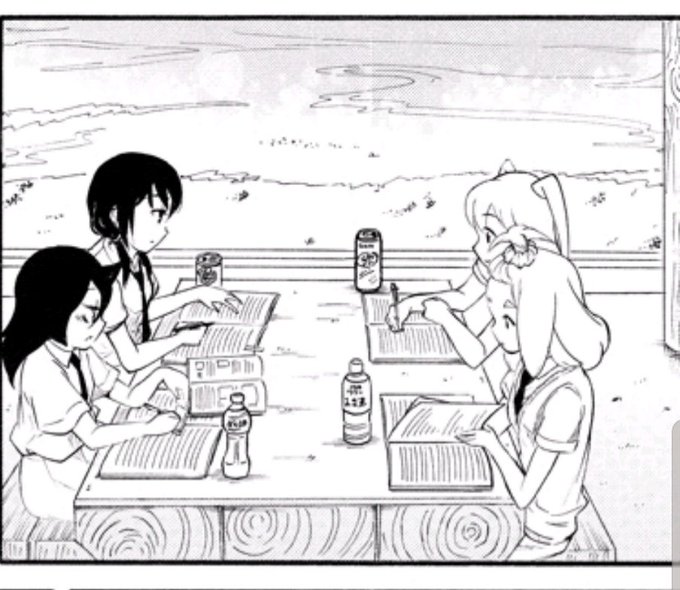 こういう何人かで勉強してるのたまに見るけどアタマに入るんだろうか…自分はムリだなあ 