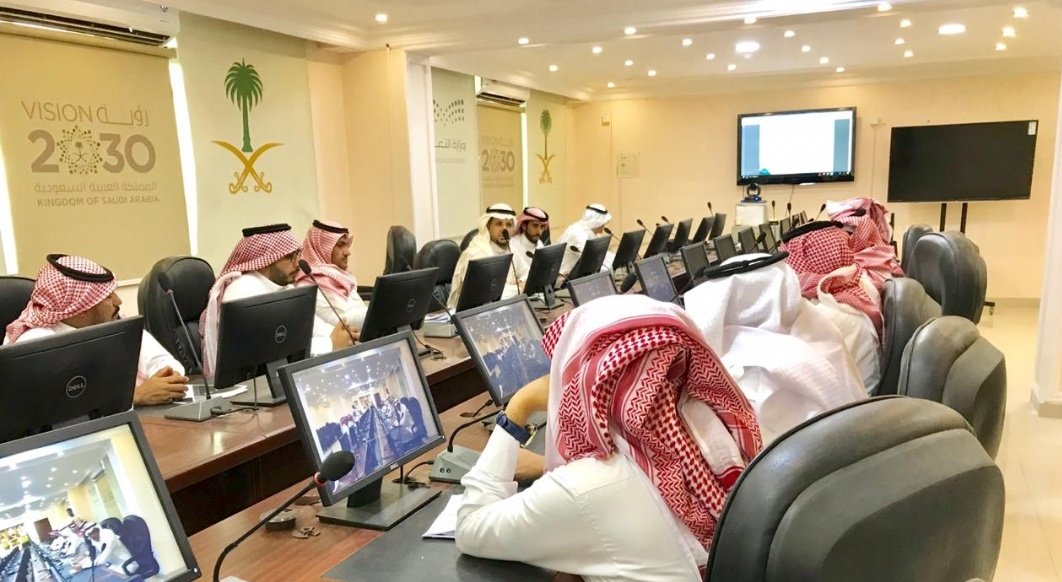 #يحدث_الان
مركز رعاية المستفيدين بـ #تعليم_نجران يختتم البرنامج التدريبي لمنسقي خدمة "تواصل" في أقسام الإدارة  والمدارس الابتدائية والمتوسطة والثانوية الذي نفذه المدربان أ. ماجد الوادعي و أ. بدر الشهراني بحضور  مدير مركز رعاية المستفيدين  أ.حسن آل عسكر #وزارة_التعليم