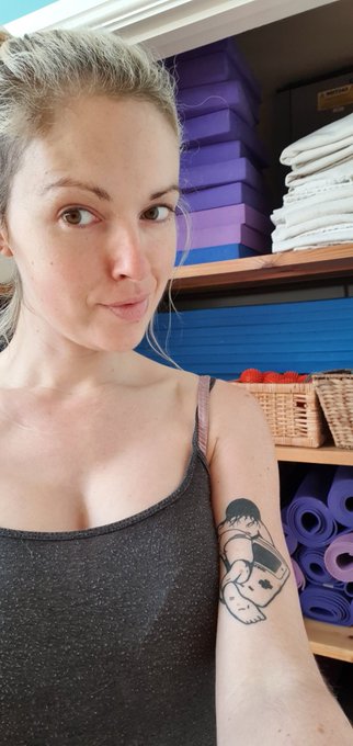 Morning yoga class https://t.co/DbyQM6HEAG