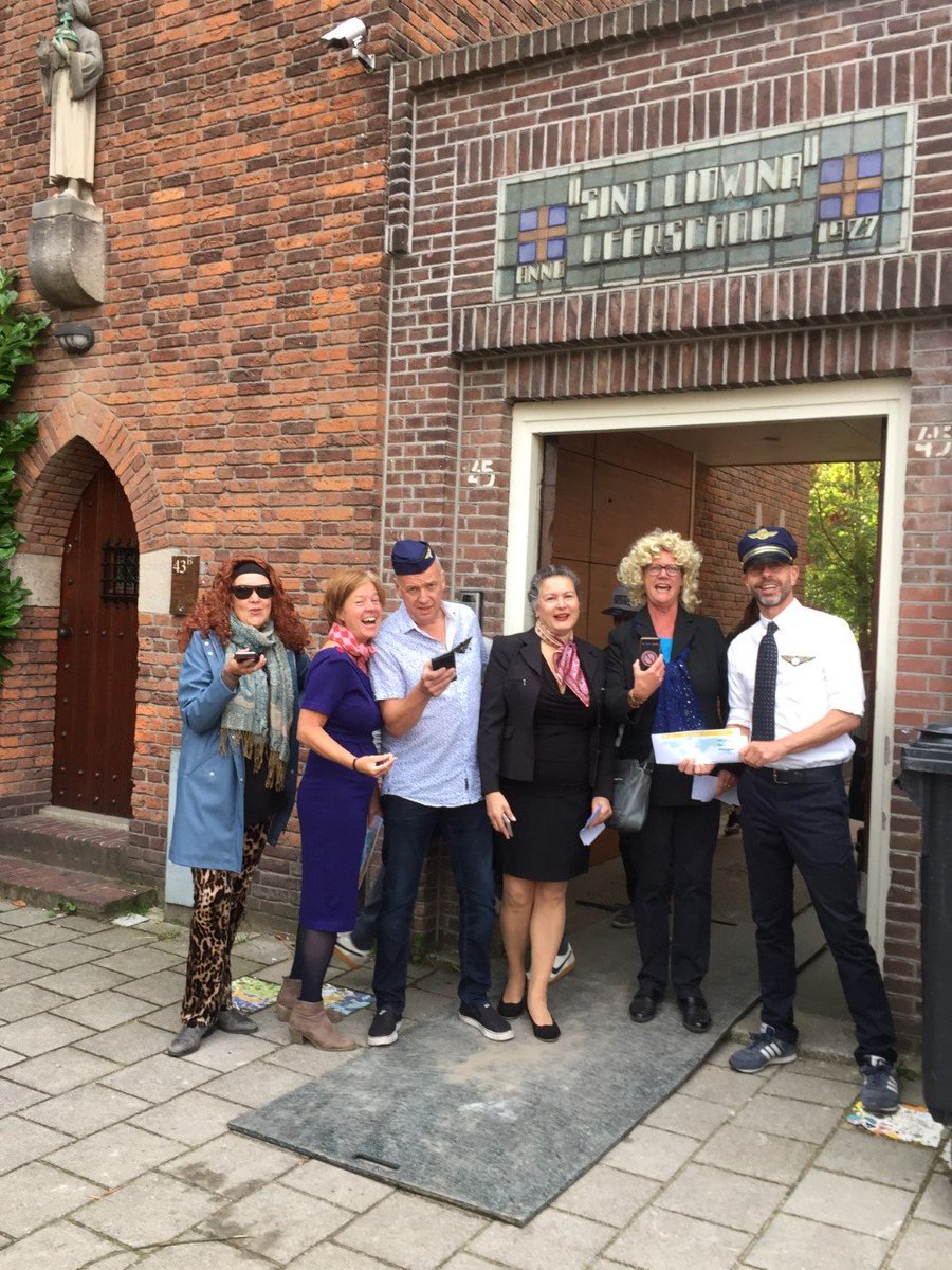 Lidwinaschool; a great way to fly! :-) #kinderboekenweek #wensenallekinderenveelleeskilometers