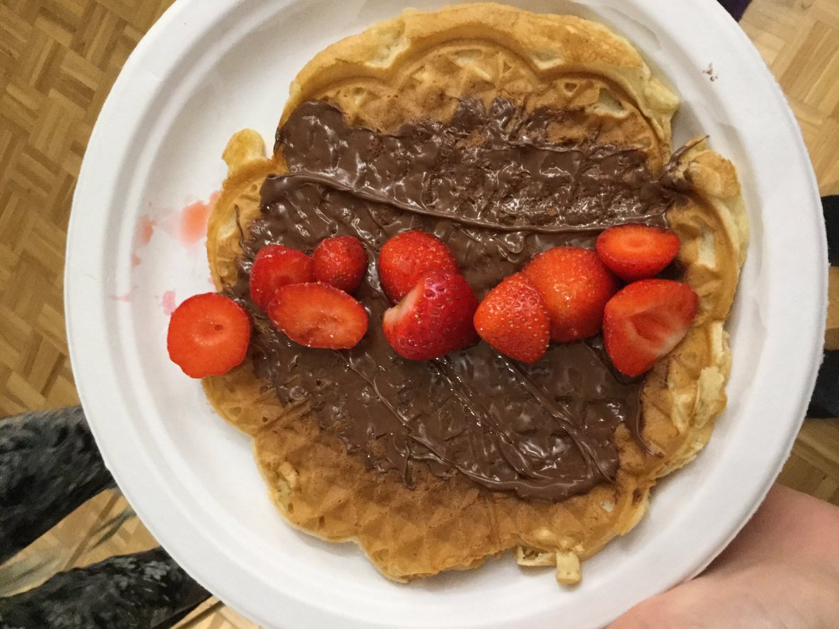 StChrisBoarding's tweet photo. Arundale and Arunside enjoying waffles last night! #boardinglife #iloveboarding #mystchris @StChris_School https://t.co/8u8q4sJGB7