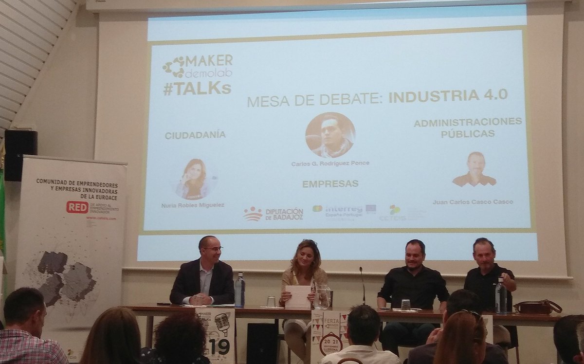 ticExtremadura's tweet image. Comienza la mesa de debate en la #demolabMaker unas jornadas muy interesantes que tratarán entre otras cosas aspectos de la 4° Revolución Industrial