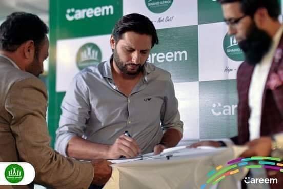 MOEENK10's tweet photo. Partnership of Careem and Shahid Afridi Foundation.
@SAfridiOfficial
@CareemPAK
@SAFoundationN

#shahidafridi #TEAM_AFRIDI2 
#Hijab_is_Protection https://t.co/yqY3pONUwe
