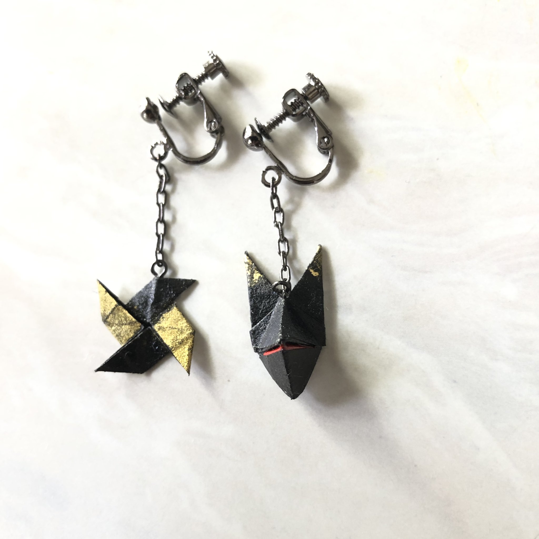 ちゃ Twitterissa キツネ面と風車 折り紙ピアス 折り紙イヤリング Origamijewelry Piercing Earrings ピアス イヤリング T Co Axszwvqpjq Twitter