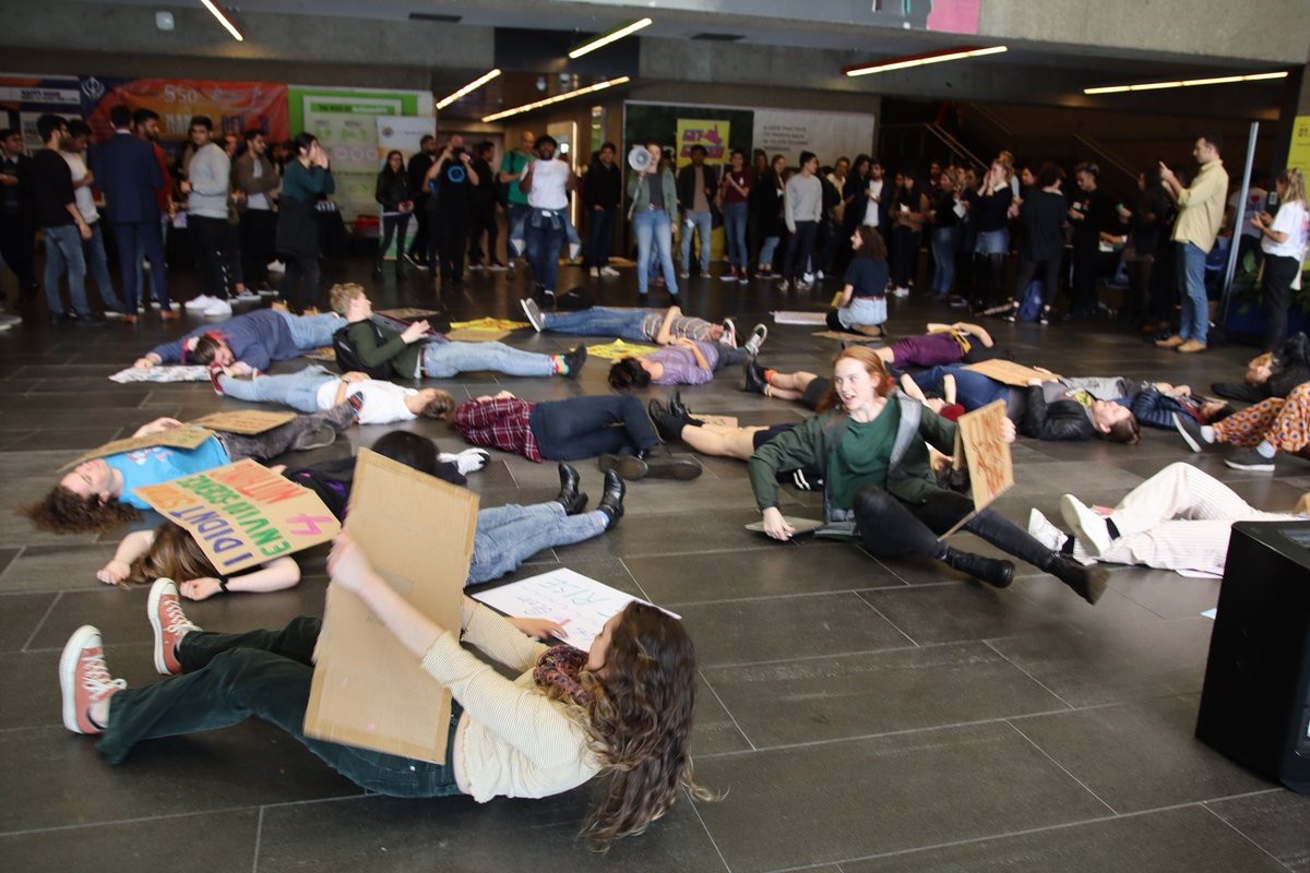 Photos from #UTSdiein #breaking #nswpol #uts #climatechange #climateinaction @2ser @CentralNewsUTS