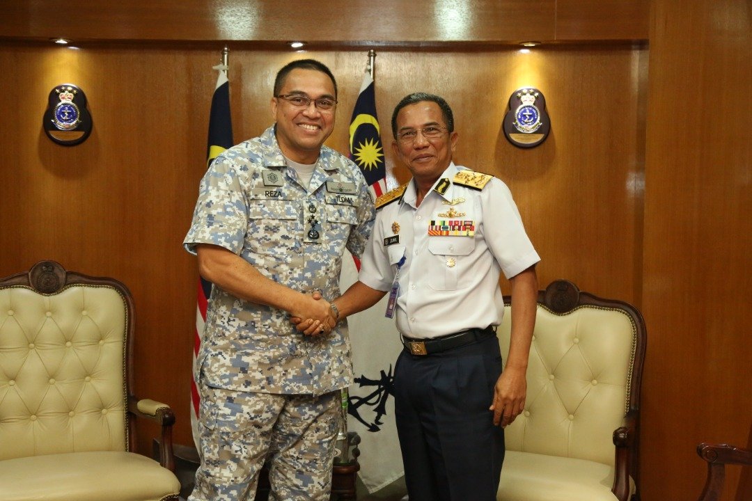 Royal Malaysian Navyさんはtwitterを使っています Panglima Tentera Laut Laksamana Tan Sri Reza Azeranil63 Menerima Kunjungan Hormat Oleh Ybhg Laksamana Maritim Dato Kpmaritimmsia Ketua Pengarah Agensi Penguatkuasaan Maritim Malaysia Di Pejabat