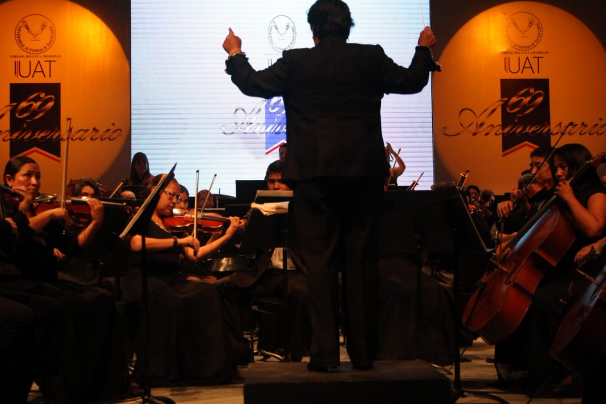 garcia_erni's tweet photo. @josedevesaroca
La música es arte
#UATCUS #69Aniversario
#Tampico #OrquestaSinfonica #LCC #OrgullosamenteUAT https://t.co/tECbTu64F3