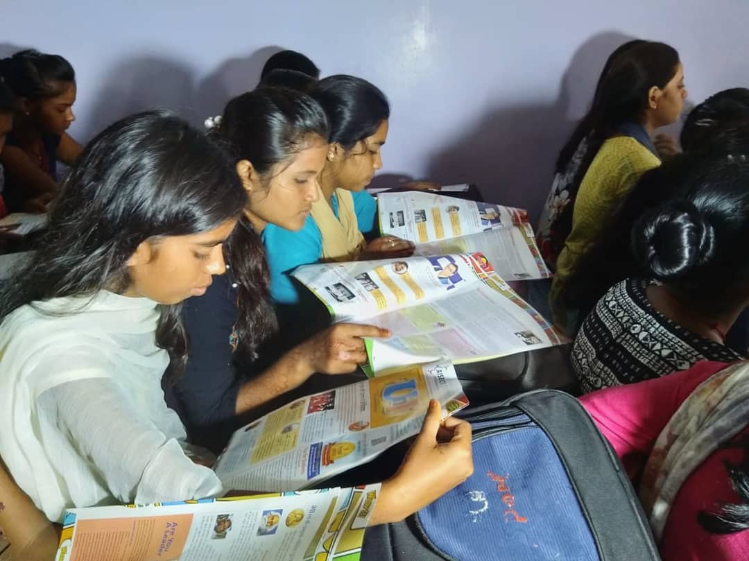 VishwarangTILAF's tweet image. UnI (You &amp;amp; I), The Quarterly Newsletter released in Hazaribagh! 
#TheNewsYouCanUse
The #UnINewsletter was officially launched on the inauguration day of #PustakYatra, i.e., on 7/09/2019 by the Chief Guests on all 5 AISECT Group of Universities' Campuses.
 #AISECTGroup #TILAF