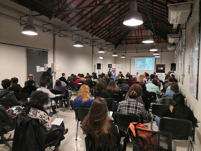 Wikimedia_mx's tweet photo. ➡️Por si te perdiste la conferencia de Derechos Humanos en Entornos Digitales de @wikimedia_ar, nosotros escribimos lo siguiente: https://t.co/iWRtfEDadJ https://t.co/3KXLLRpGmk