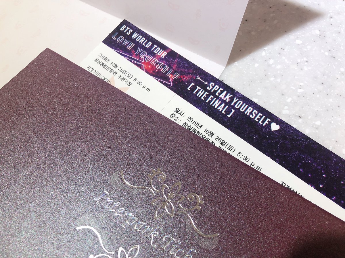 ua80z's tweet photo. #스픽콘티켓
스픽콘티켓이 방금 내손으로 잘 찾아왔네요!! 언제오나 언제오나 했는데ㅠㅠ
아.. #Y06 #첫콘 좌석대박👍👍👍
두근두근... 눈물날 것 같네요ㅠㅠ https://t.co/obfHOOfJjD
