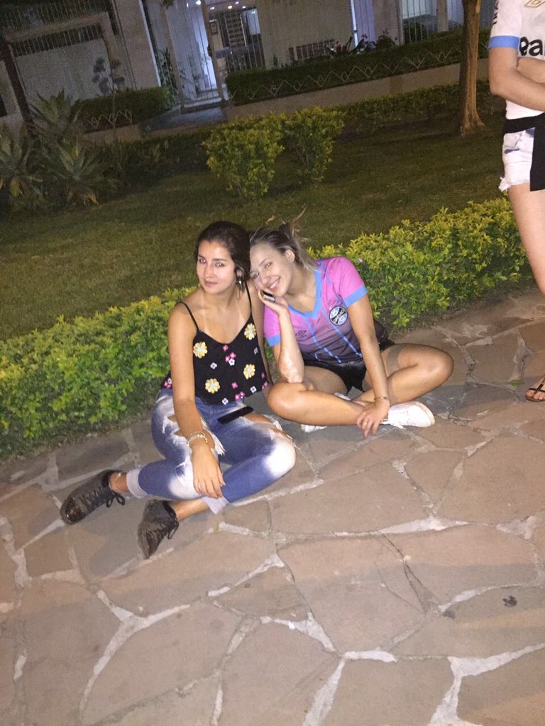 vitoriafc_'s tweet photo. 2016, 3h da manhã esperando o uber na Goethe, Grêmio campeão da Copa Do Brasi @daniellyborgess saudades 💙 https://t.co/J68jfnckuC