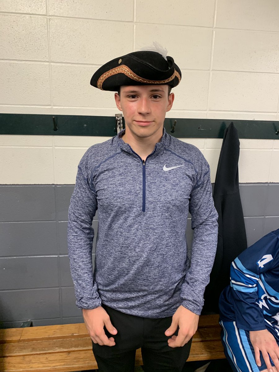 First win in the new div. 4-3 over the <a href="/wolfpack_edm/">EDMWolfpack</a>. @ScufStar with the Admiral of the game with 2 goals and 1 assist.