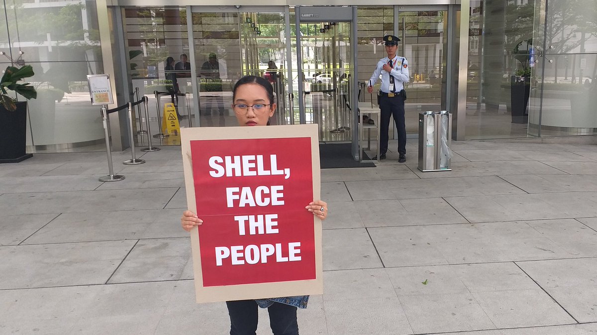 gpph's tweet image. Today, she’s here to call on @Shell to change their business to ensure a secure future for communities around the world. 

#ClimateStrike 
#ClimateJustice
#ClimateEmergency