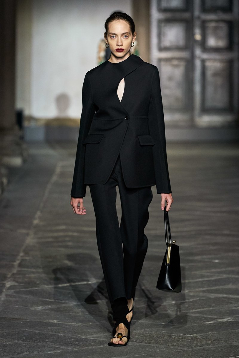 ParlourX's tweet photo. Jil Sander at its best! My favourite looks from the show. 
- Eva x
#JilSander #Spring2020 https://t.co/U8FtYYOLNg