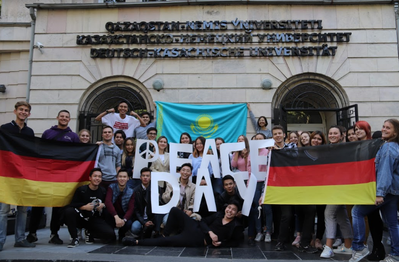 Be part of our global day of peace, this #PeaceDay by signing up here:bit.ly/32IdiGh. Incredible to have these students from the Kazakh-German University representing peace for their whole country. Join our #PeaceDay193 campaign now. It’s not too late to sign up!