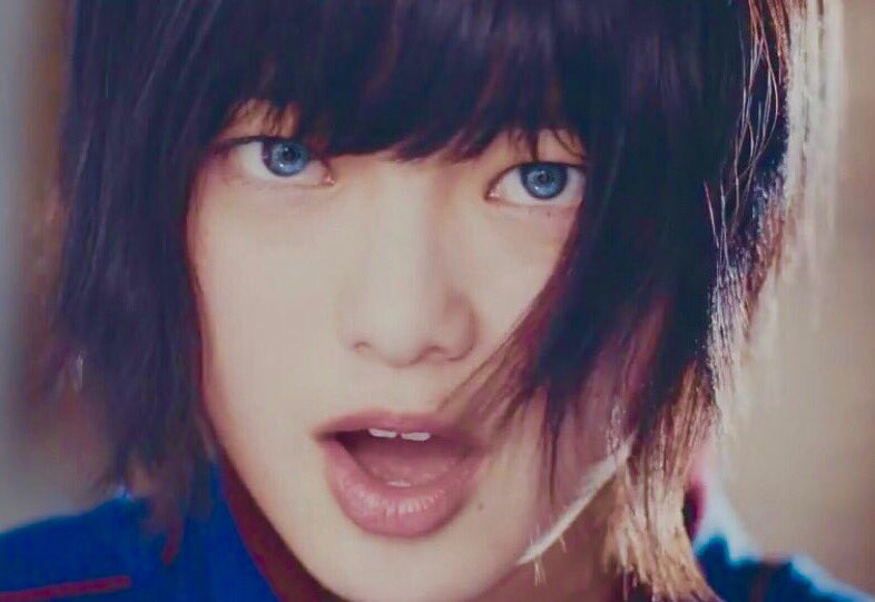 とりあえず昨日の平手友梨奈ちゃんこんな感じだったよね？ この目