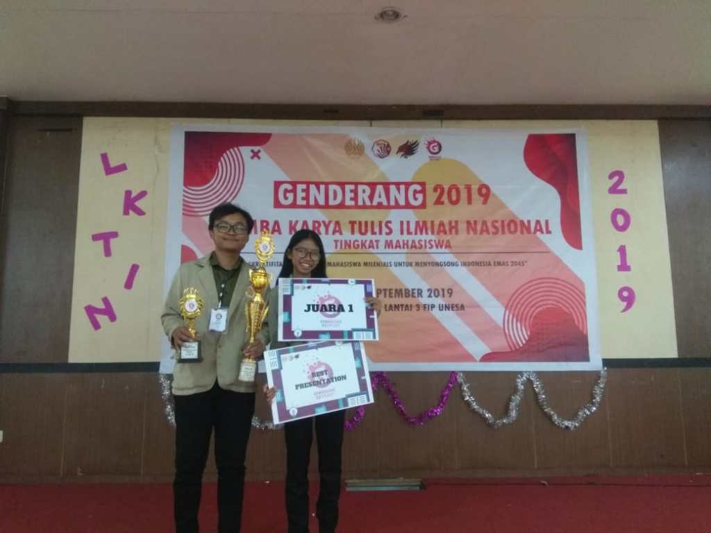 Tim UGM berhasil meraih Juara 1 tingkat nasional dan best presentation Lomba Karya Tulis Ilmiah Mahasiswa Nasional (LKTIN) fib.ugm.ac.id/2019/09/tim-ug…