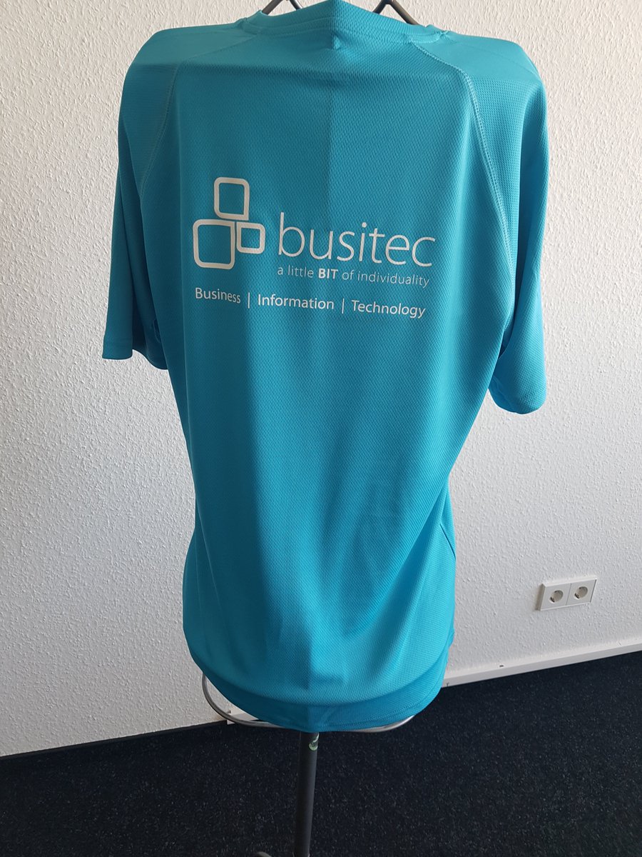 busitecGmbH's tweet photo. Startklar für den Team-Marathon am Sonntag in #Karlsruhe.💪😀Wir werden laufen wie auf "Wolken". 😅 Drückt uns die Daumen! #Marathon #Teamwork https://t.co/IpuNYeJM4C
