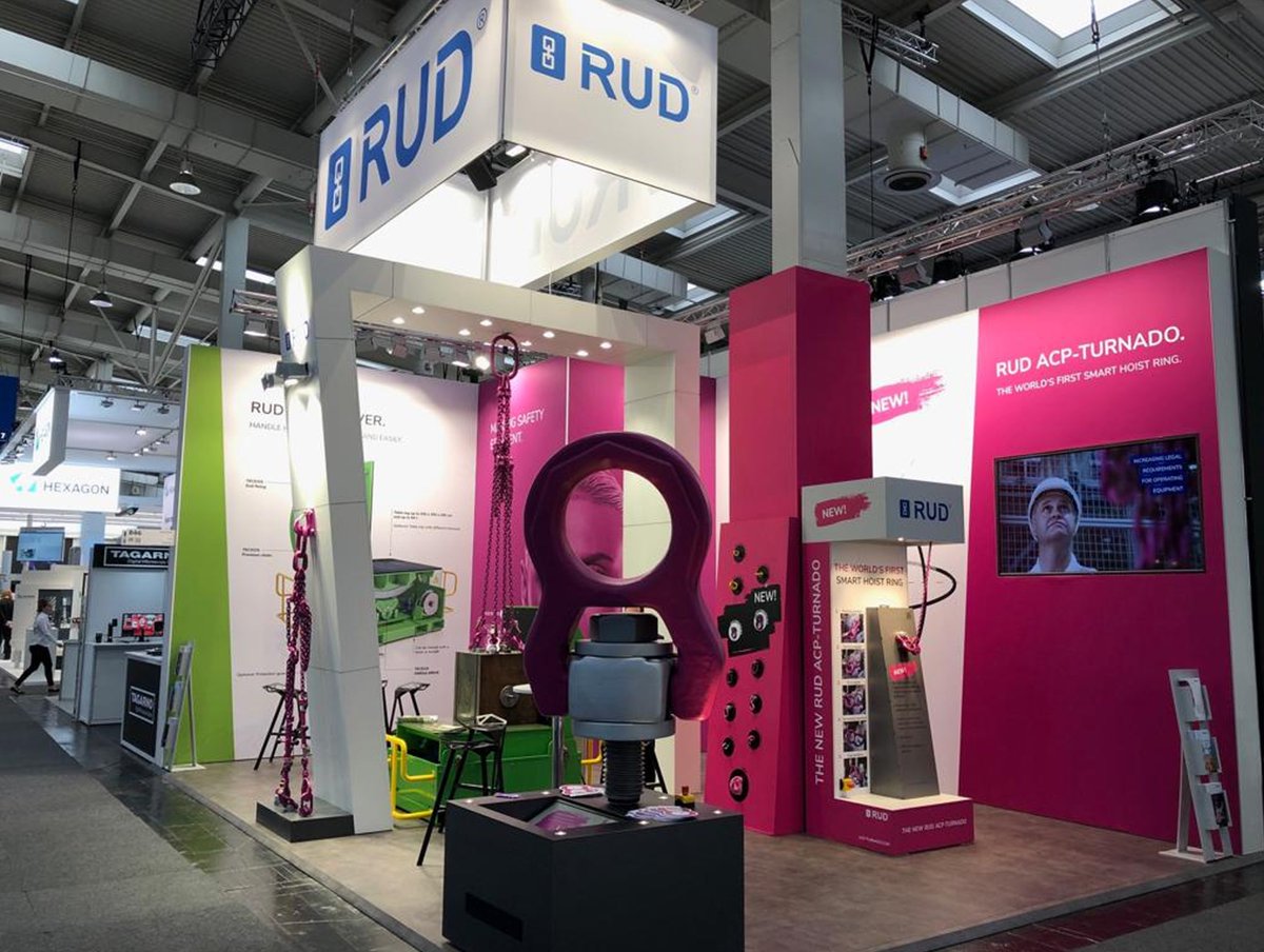 RUDKetten's tweet photo. Impressions from the @EMO_HANNOVER .
Visit us until the 21st of September in hall 6 at booth B46.
We are looking forward to your visit.
#RUD #EMO2019 #ACP #BlueID #ToolMover https://t.co/xBgd497e2j