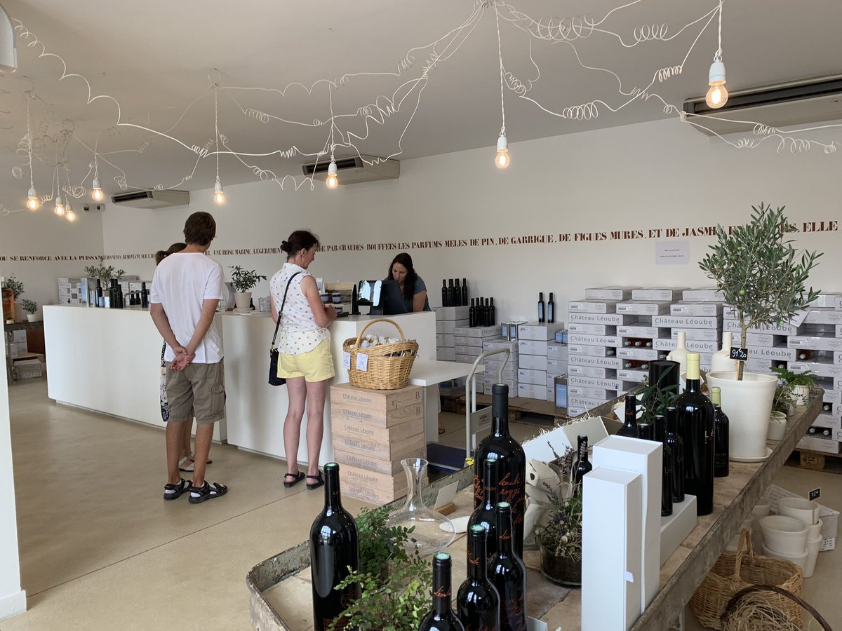 Pour la rentrée, Léoube lance sa Foire aux vins 🍷🍷. Offres en boutique #leoube #provence #cotesdeprovence #bio #vinsbio