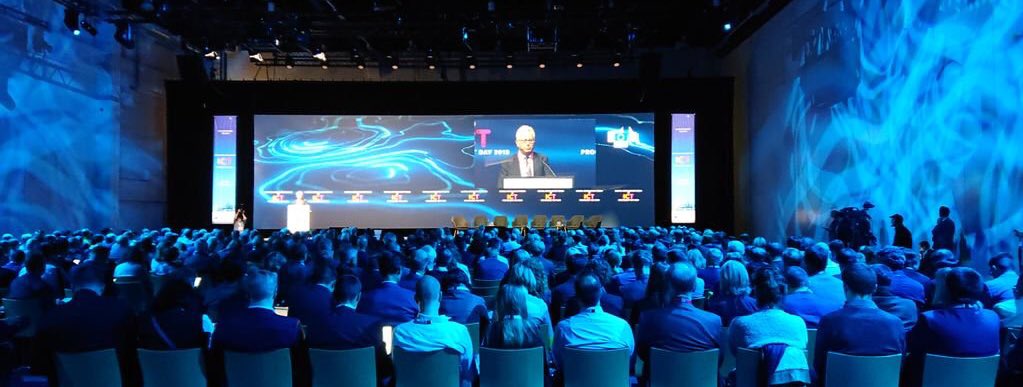 At the #ICTPropDay #DigitalExcellence2019 Let’s meet today at 14.15 for 
 
🗓️ ICT-56-2020 Next Generation Internet of Things 

WHEN: Today 14:15-15:30
WHERE: Hall 3

bit.ly/2lQeK9h

@DSMeu <a href="/NetTechEU/">Net Technologies 🇪🇺</a> <a href="/IoT_euLSP/">IoT European LSP Programme</a> <a href="/NGIoT4eu/">NGIoT</a> <a href="/CreateIoT_eu/">CREATE-IoT</a>