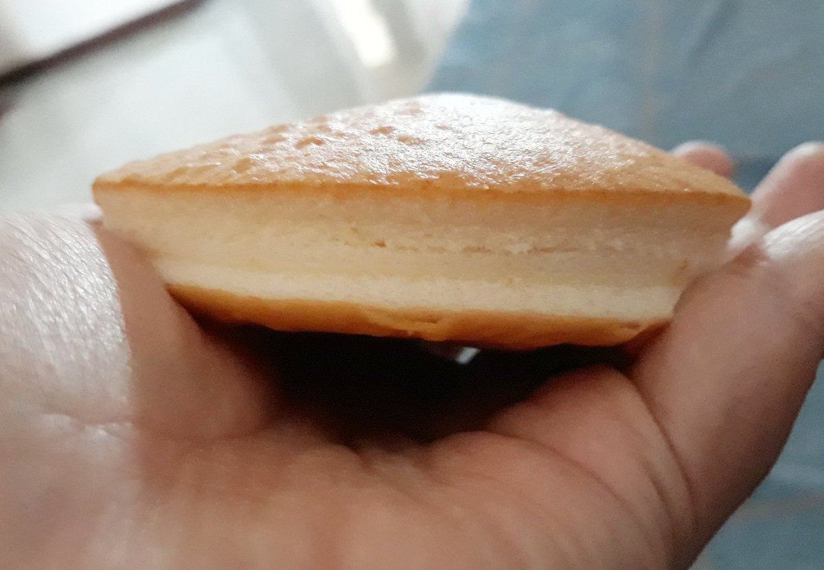 doraclubg's tweet image. อันนี้อร่อย ตัวเค้กนุ่มมาก ตัวครีมสดไม่หวานมาก รวมๆแล้วอร่อยเลย 25 บาท ในเซเว่น #อร่อยไปแดก @aroii #รีวิวเซเว่น @Kin24hrs