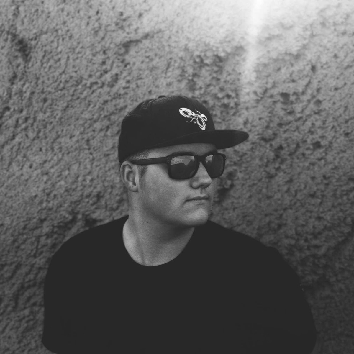 The No Man's Land EP from @ItsViperactive is crushing it! 

🔥 → FirepowerRecords.lnk.to/nomansland