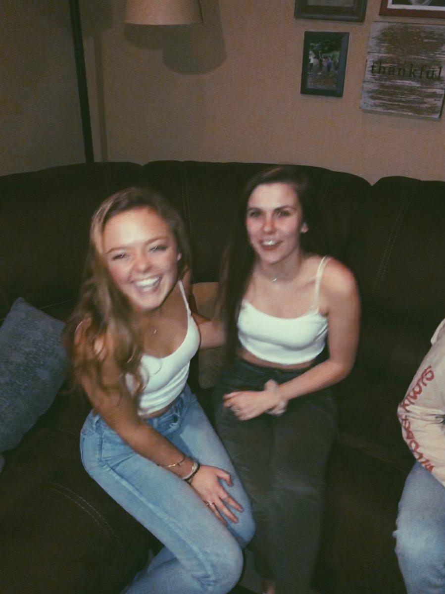 laurenvondracek's tweet image. big happy bday to @averyccampbell thx for all the deep talks and laughs i love youuuu see you soon bb &amp;lt;33