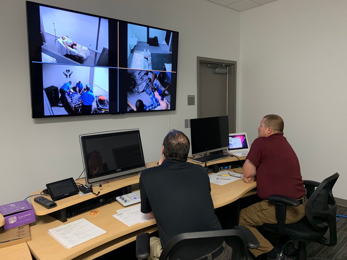 MecklenburgEMS's tweet photo. Practice makes perfect! Training today at our state-of-the-art simulation center. #medicbehindthescenes https://t.co/RjRewCpSuQ