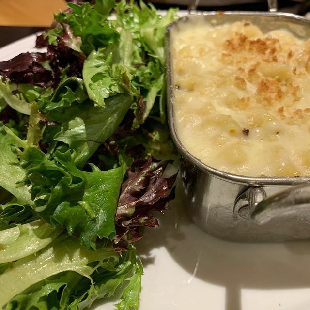 StephaniesDish's tweet photo. Had lunch with a friend who ordered the mac and cheese @saintpaulhotel and boy was it a beauty! I cant wait ti go back and order it! It tasted just like my moms! .
.
.
#stephaniesdish #weeklydish #weeklydishmn #macandcheese #cheesymac #saintpaulgrill #vi… https://t.co/ZUA9aY4o38 https://t.co/1QhNp9hOtV