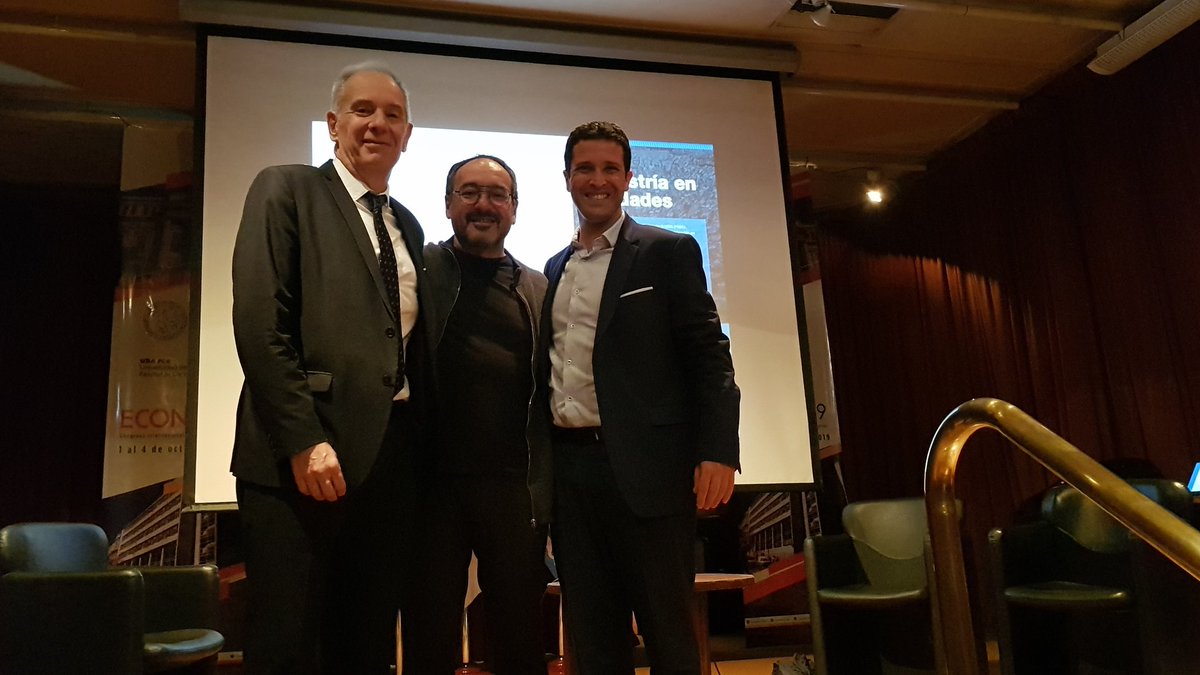 omarquiroga1's tweet image. Gracias @MarceloACorti y @LorelliMarcelo por compartir la excelente charla sobre #ciudades sustentables en #econ2019 organizado por @UBAeconomicas