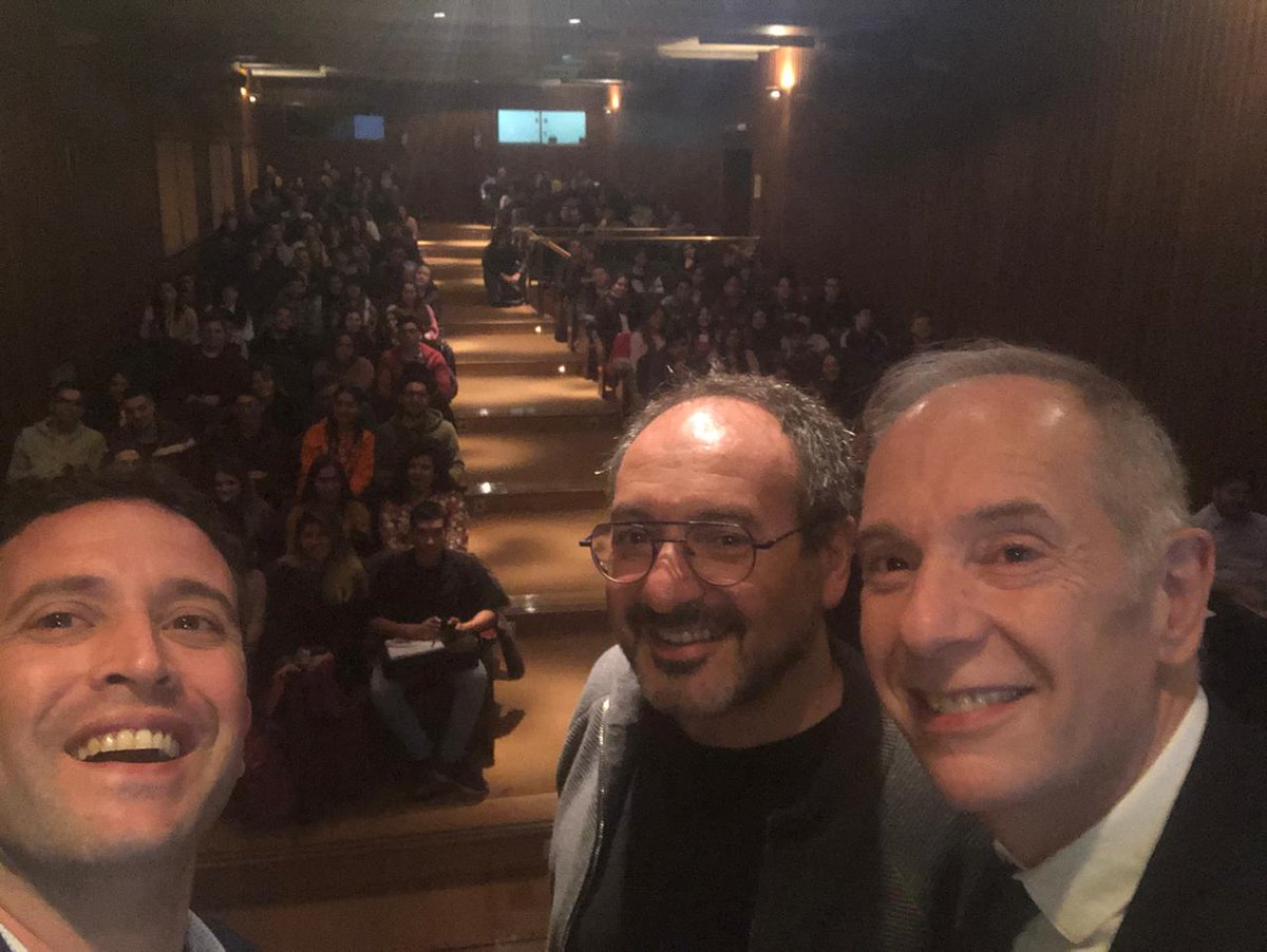 omarquiroga1's tweet image. Gracias @MarceloACorti y @LorelliMarcelo por compartir la excelente charla sobre #ciudades sustentables en #econ2019 organizado por @UBAeconomicas