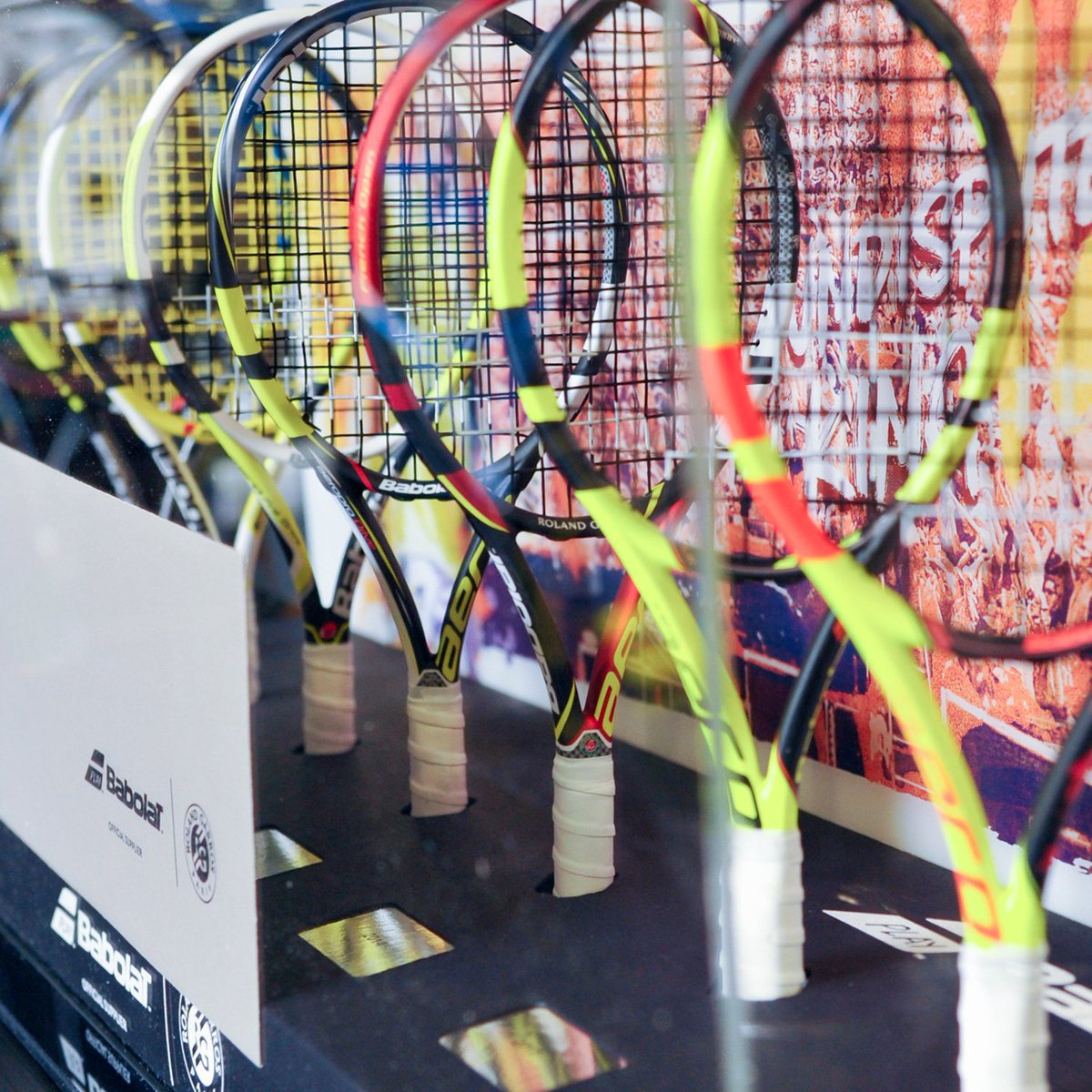 Votre coffret collector <a href="/RafaelNadal/">Rafa Nadal</a> 12 en exclu chez Extreme Tennis ! bit.ly/coffret-rafa-12 #rafa12 #nadal #babolat #rolandgarros #collector #limited #rafaelnadal