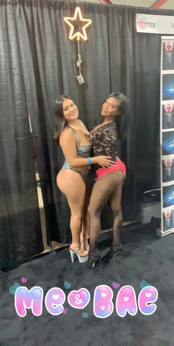 Irvine!!! I am inside of you! 😈💋🔥🔥 here with my girl @therealemyreyes come say hi! https://t.co/MnUm<a href="/tag/cheers"class="tags"><span>#cheers</span></a>