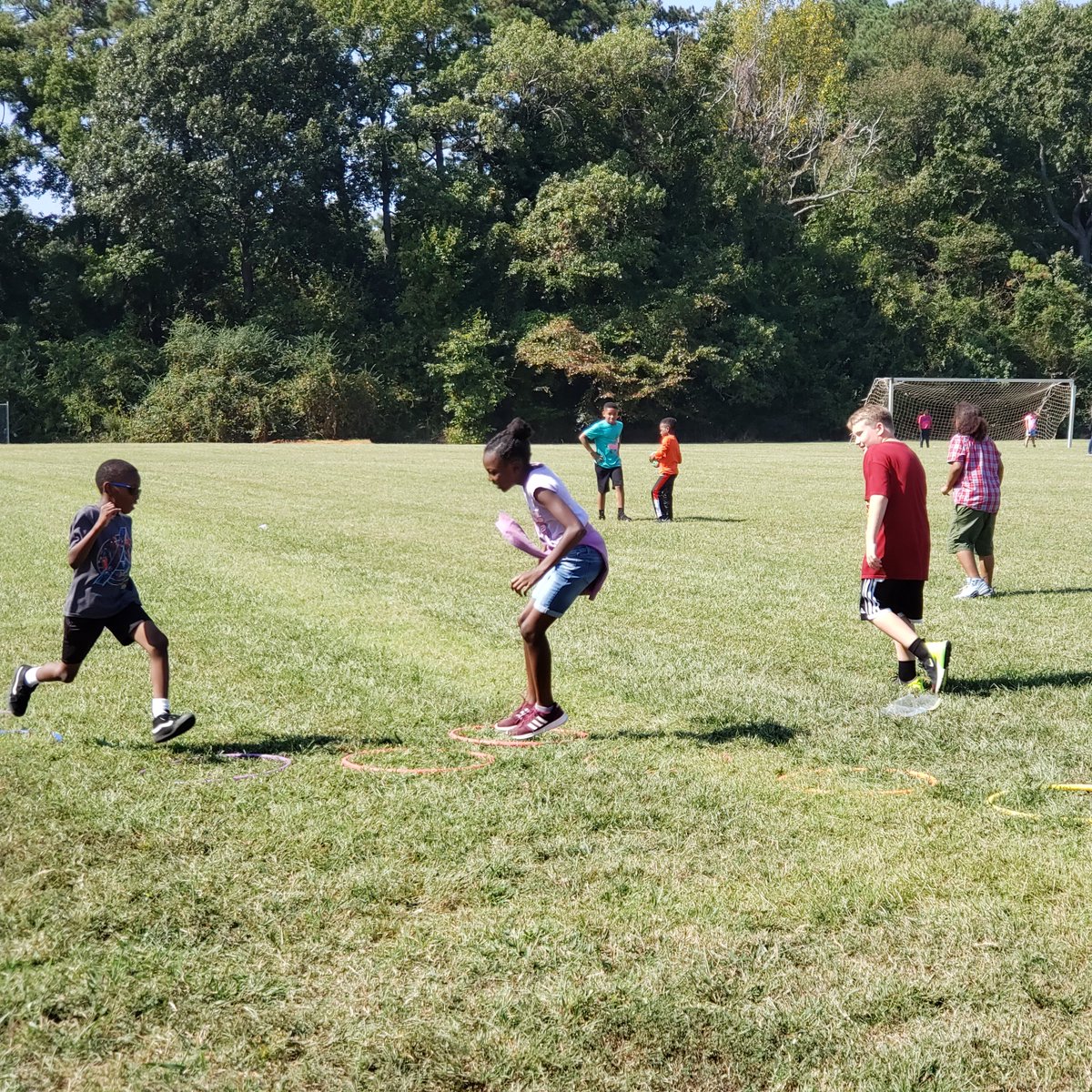 4XSoccermom's tweet image. The 1st Falcon Club Day was so awesome! We had lots of fun and I can't wait to work on earning my next one. #WeAreHCS #Positivity #ExploringNewThings #IEarnedClubDayToo