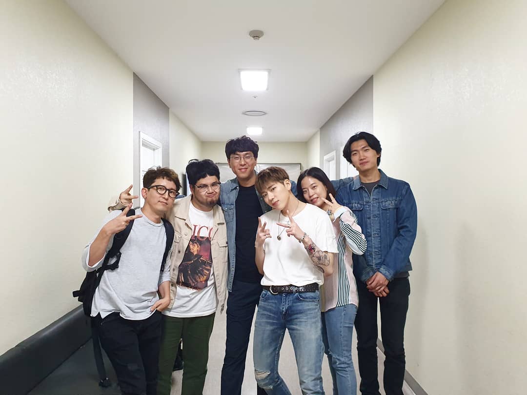 zicovabrasil's tweet photo. 📸 #ZICOSTAGRAM | 01.10.19

Atualização do Zico no Instagram

Legenda:

Meu pessoal

#Zico #KOZ #BlockB #FanxyChild #지코 

_
#OFF Olha o baterista com a camisa do Zico de novo 😂 melhor representante dos zicovas 💖 https://t.co/MNczSBTlyI