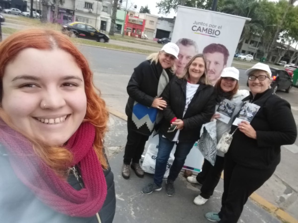 JCCstafe's tweet photo. EQUIPO TODO TERRENO👏🏼👏🏼

Salimos a conversar con los vecinos en esta tarde lluviosa en Barrio Sarmiento. Aca no afloja nadie 💪🏼🇦🇷

@mauriciomacri Presidente
@fangelini Diputado Nacional https://t.co/8E9KJXxp8g