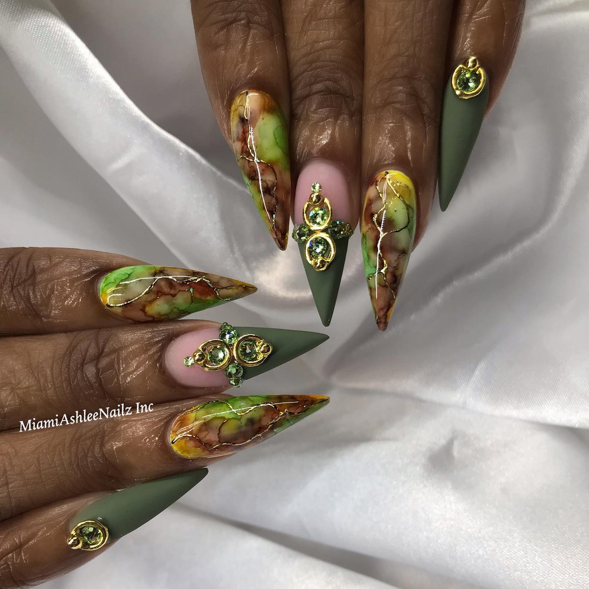 inmnails's tweet image. Fall marble by @nailsbymiamiashley 🍁
#inm #inmeducator #inmnails #nailartaddict #nashville #musiccity  #Antioch #Brentwood #Murfreesboro #CaneRidge #handpaintednailart #nailsthatsparkle #nailporn #Nashvillenails#Knoxvillenails#MiamiAshleeNailz